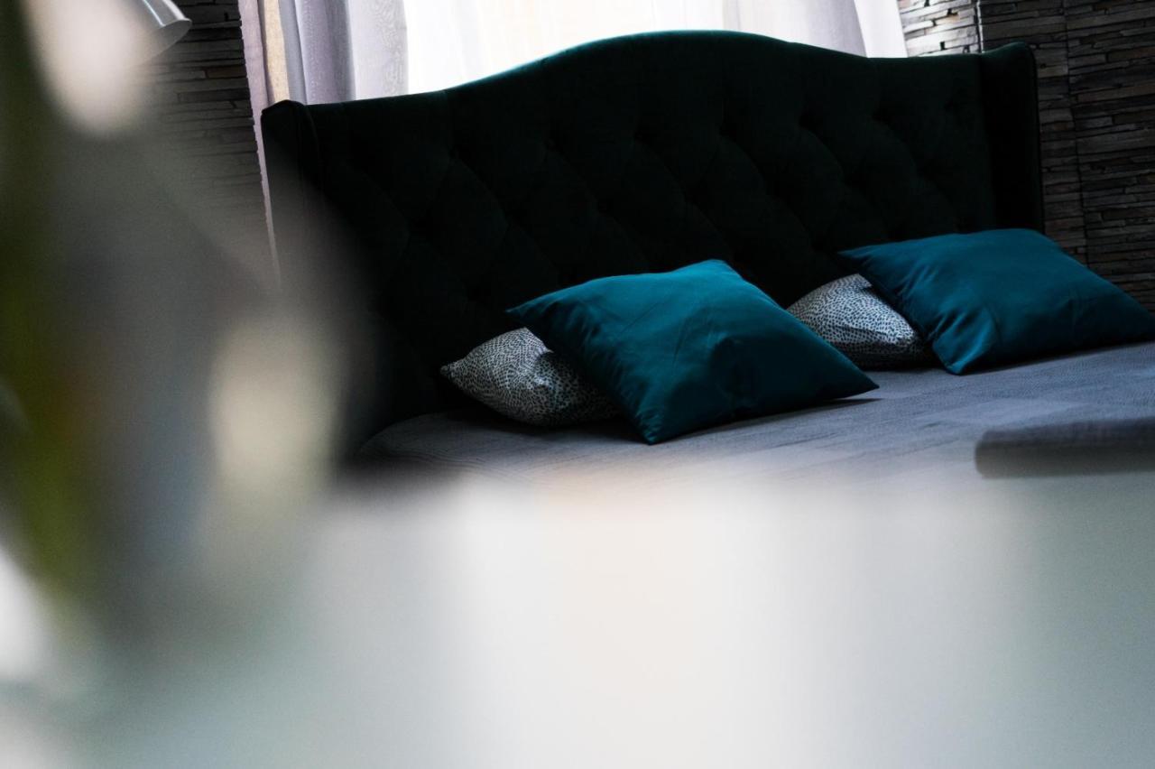 Glamour Ultracentral Apartment Oradea Bagian luar foto